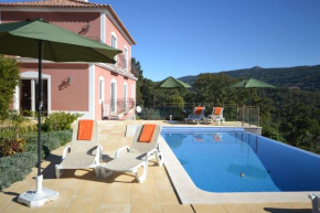 Luxuriöse Privatvilla Mit Infinity Pool